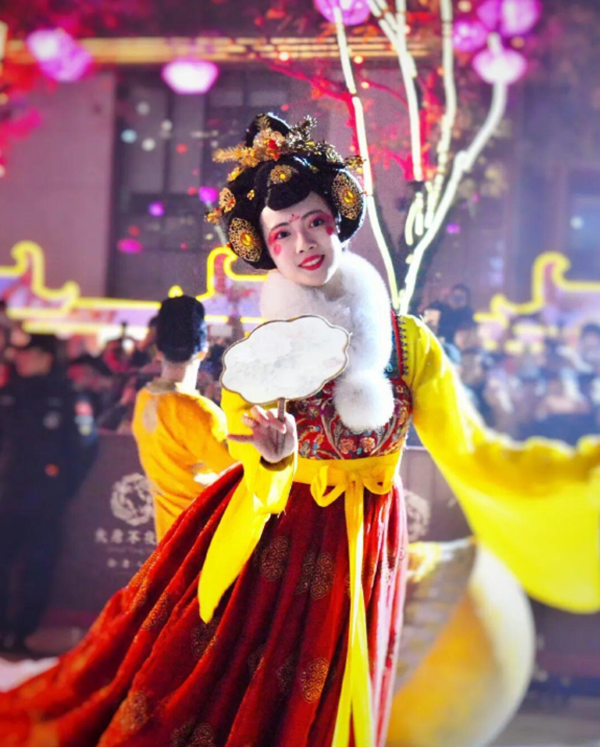 宣布离职：大唐不夜城“不倒翁小姐姐”皮卡晨